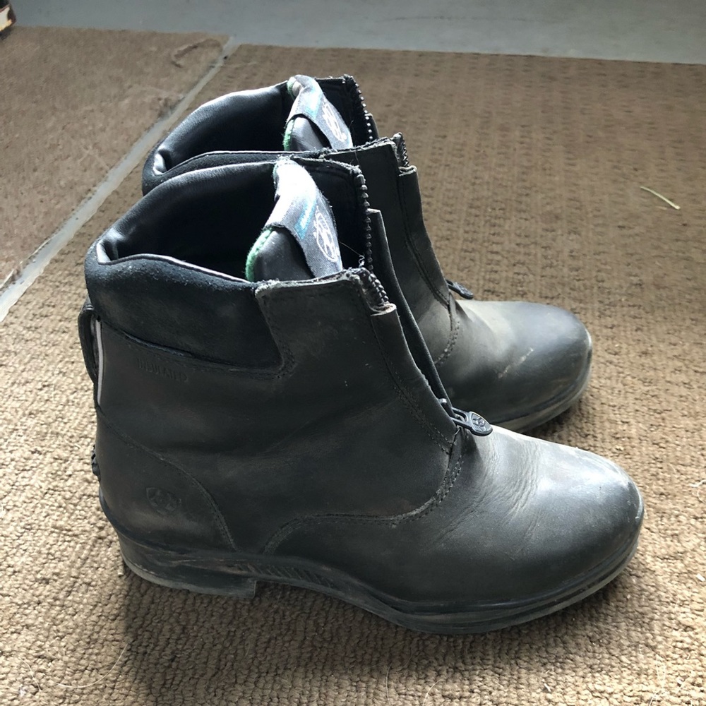 Ariat girls winter paddock boots